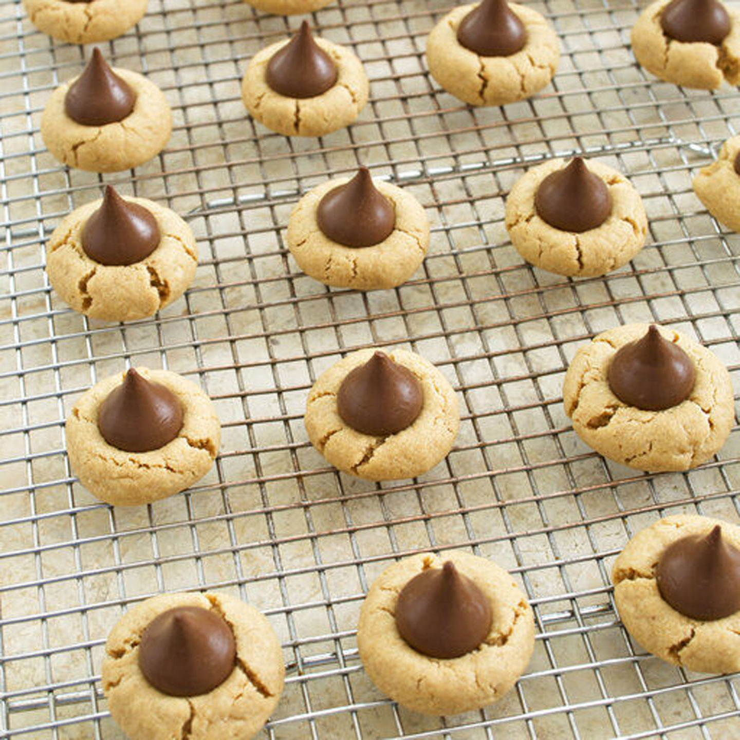 Peanut blossom cookies